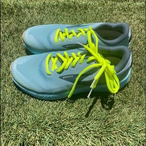 Womens Brooks Catamount Trail Running Shoe sz 10